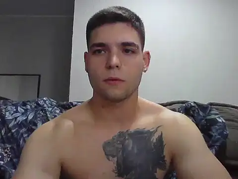 Snapshot of Zure-xxx chatting on October 18, 2025, 3:31 am Zure-xxx online show from October 18, 2025, 3:31 am