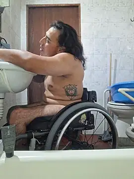 Snapshot of Rueditasss chatting on February 6, 2026, 12:41 pm Rueditasss online show from February 6, 2026, 12:41 pm