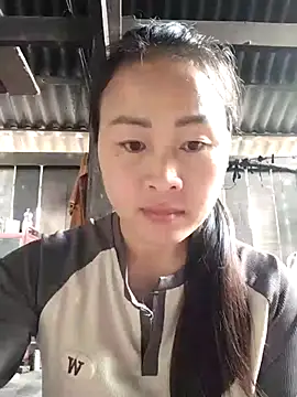 Snapshot of Spring-mky chatting on February 6, 2026, 4:17 am Spring-mky online show from February 6, 2026, 4:17 am