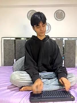 Snapshot of lukas_boylatin chatting on October 23, 2025, 11:31 am lukas boylatin online show from October 23, 2025, 11:31 am