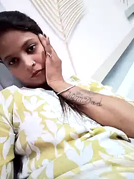 Snapshot of Anshika1431 chatting on October 24, 2025, 4:20 am Anshika1431 online show from October 24, 2025, 4:20 am