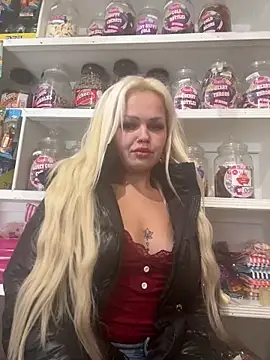 Snapshot of CherryXOX- chatting on November 6, 2025, 10:38 am CherryXOX- online show from November 6, 2025, 10:38 am