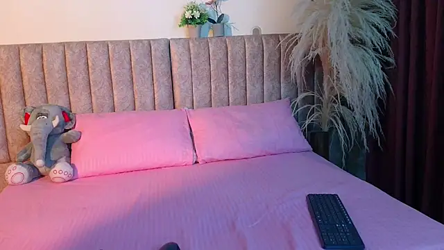 Snapshot of LittleStar_SM chatting on November 30, 2025, 3:54 am LittleStar SM online show from November 30, 2025, 3:54 am