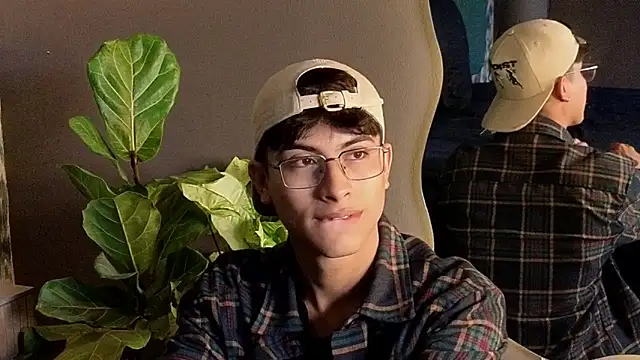 Aaron Eze online show from November 23, 2025, 8:52 pm