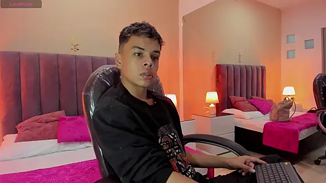 Xavier Fox    online show from February 22, 2026, 2:15 pm