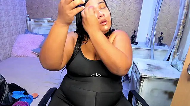 Sara clk online show from February 11, 2026, 8:03 pm