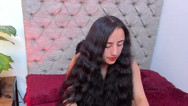 Samanta Fischer online show from November 8, 2025, 11:43 am