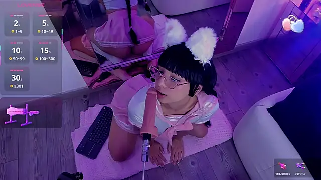 michelle cutee  online show from November 29, 2025, 8:45 pm