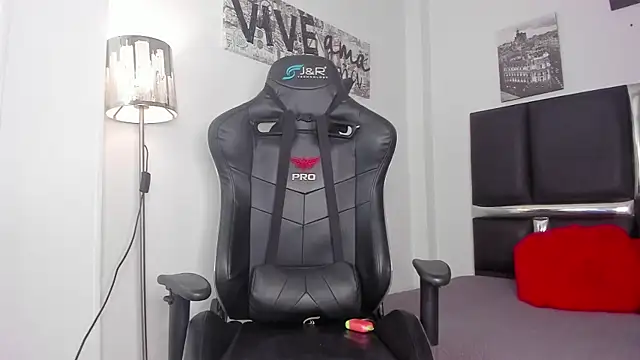 Snapshot of Shaira_OS chatting on November 8, 2025, 7:34 pm Shaira OS online show from November 8, 2025, 7:34 pm