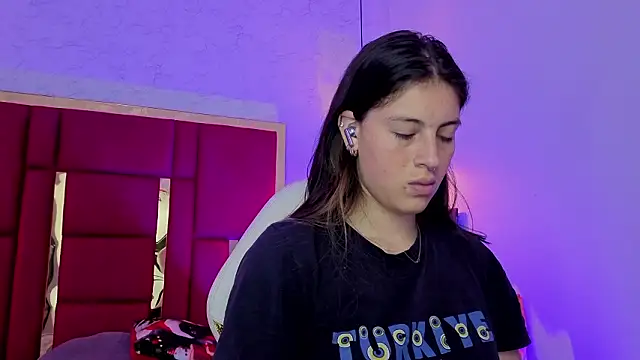 moon winy online show from March 15, 2026, 11:27 am