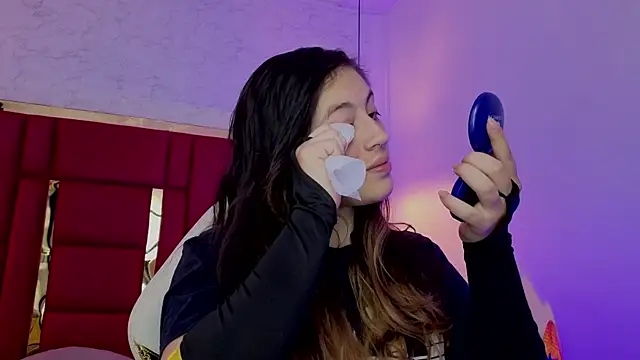 moon winy online show from April 5, 2026, 7:11 pm