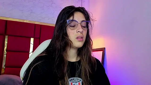 moon winy online show from May 8, 2026, 11:37 am