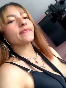 Snapshot of Catia_Pink chatting on October 20, 2025, 7:36 pm Catia Pink online show from October 20, 2025, 7:36 pm