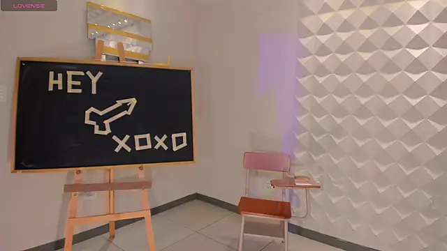 Snapshot of ScarlettBlaze_ chatting on October 31, 2025, 1:01 pm ScarlettBlaze  online show from October 31, 2025, 1:01 pm