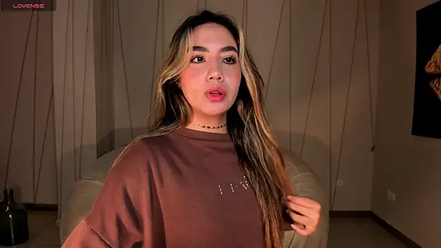 AnnieMonroe1 online show from November 5, 2025, 11:54 am