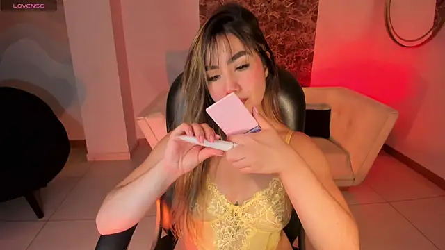 AnnieMonroe1 online show from January 15, 2026, 11:48 am