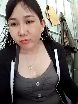 Ana-love2025 online show from November 12, 2025, 2:56 am