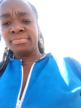 Snapshot of Britany_2-7 chatting on October 21, 2025, 2:29 pm Britany 2-7 online show from October 21, 2025, 2:29 pm