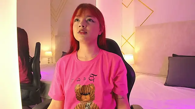 Martinaa Garcia online show from December 13, 2025, 7:53 pm