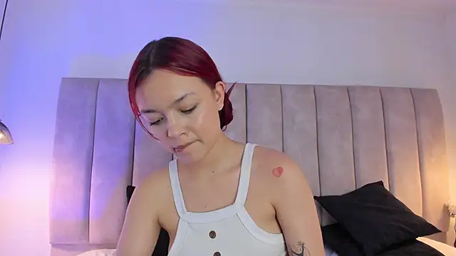 Martinaa Garcia online show from April 18, 2026, 7:07 pm