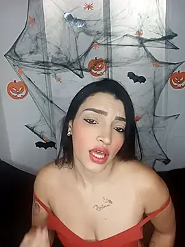 Snapshot of nicole-roman chatting on October 24, 2025, 12:45 pm nicole-roman online show from October 24, 2025, 12:45 pm