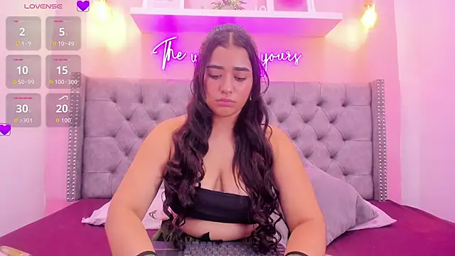 Sophiia 77 online show from November 15, 2025, 10:48 pm