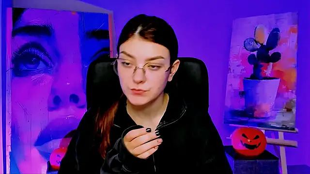 Snapshot of AnaSteisher chatting on October 28, 2025, 1:25 pm AnaSteisher online show from October 28, 2025, 1:25 pm