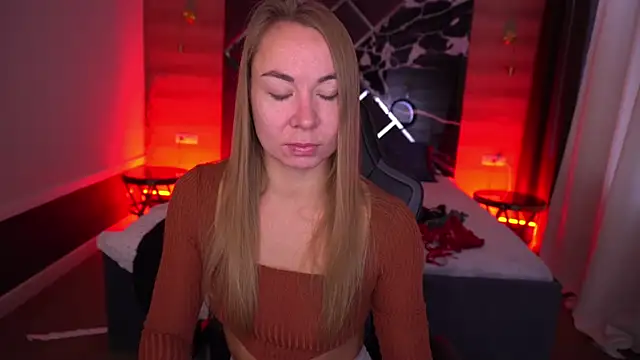 VixenMuse online show from October 27, 2025, 6:50 am