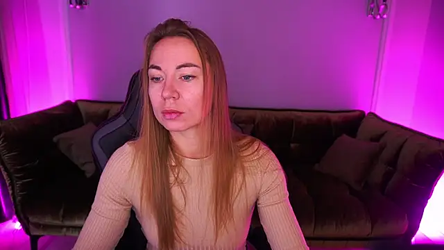 VixenMuse online show from November 13, 2025, 9:03 pm