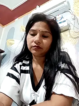 Snapshot of Vanshika1432 chatting on October 20, 2025, 12:33 am Vanshika1432 online show from October 20, 2025, 12:33 am