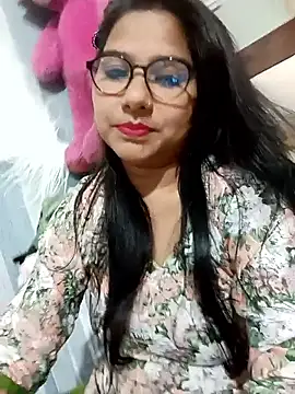 Vanshika1432 online show from November 9, 2025, 2:26 pm