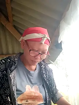 nui-show online show from November 8, 2025, 2:01 am