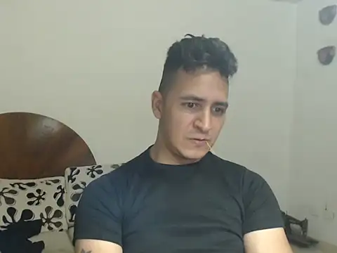 Snapshot of DarkTheKing chatting on November 4, 2025, 4:11 am DarkTheKing online show from November 4, 2025, 4:11 am