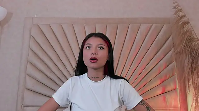 Snapshot of Emma_duff chatting on October 17, 2025, 11:35 am Emma duff online show from October 17, 2025, 11:35 am