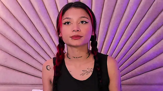 Snapshot of Emma_duff chatting on October 21, 2025, 11:44 am Emma duff online show from October 21, 2025, 11:44 am