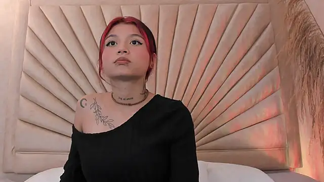 Snapshot of Emma_duff chatting on October 30, 2025, 12:17 pm Emma duff online show from October 30, 2025, 12:17 pm