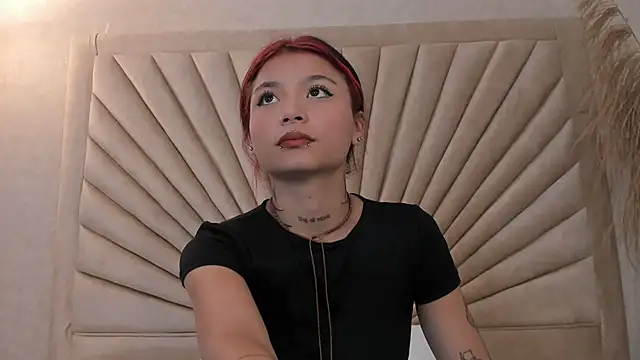 Snapshot of Emma_duff chatting on November 1, 2025, 12:51 pm Emma duff online show from November 1, 2025, 12:51 pm