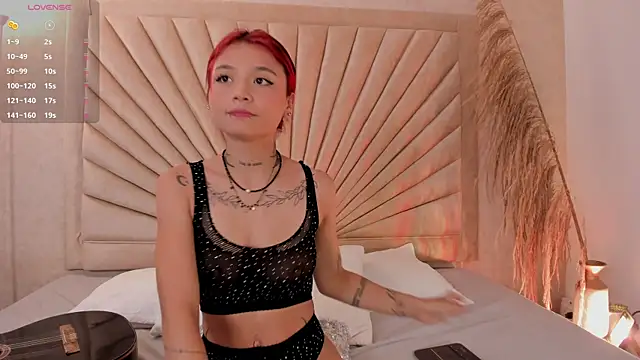 Snapshot of Emma_duff chatting on November 11, 2025, 12:16 pm Emma duff online show from November 11, 2025, 12:16 pm