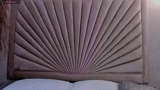 Snapshot of Emma_duff chatting on November 27, 2025, 11:56 am Emma duff online show from November 27, 2025, 11:56 am