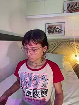 Emma duff online show from March 29, 2026, 7:25 pm