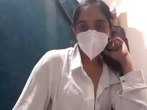 shainiasha1 online show from May 25, 2026, 6:47 pm