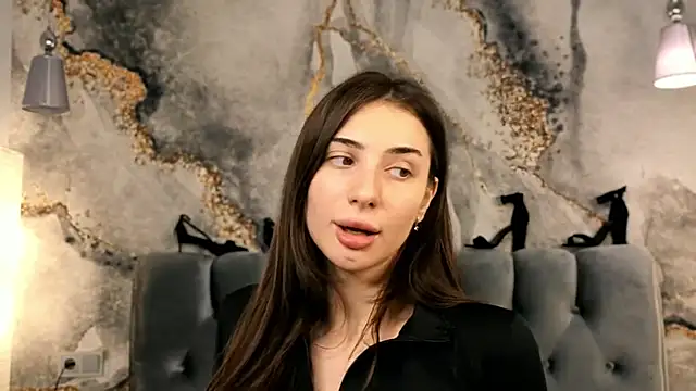 Chloewilldd online show from October 23, 2025, 6:28 pm