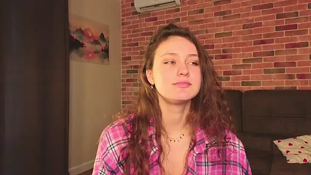 FoxFever online show from April 14, 2026, 5:02 am