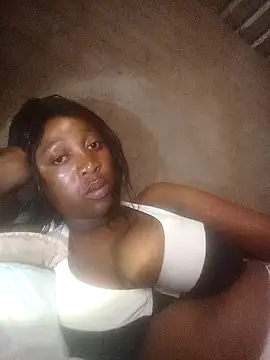 Bretbooty23 online show from December 15, 2025, 9:24 am