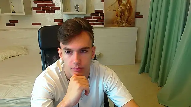 Snapshot of BradyFlint chatting on November 7, 2025, 5:07 am BradyFlint online show from November 7, 2025, 5:07 am