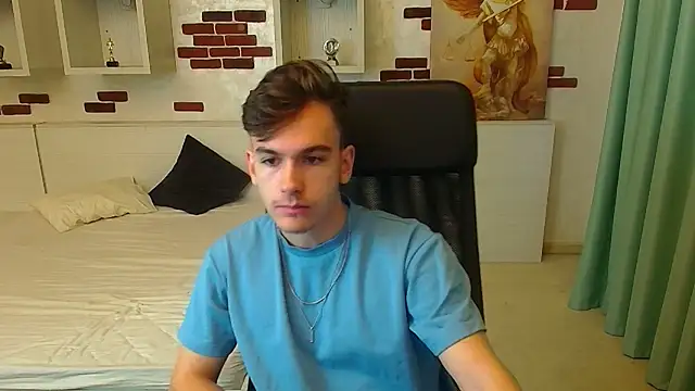 Snapshot of BradyFlint chatting on November 17, 2025, 5:35 am BradyFlint online show from November 17, 2025, 5:35 am