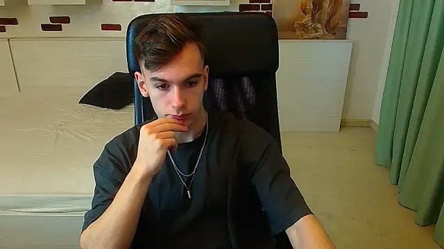 Snapshot of BradyFlint chatting on November 28, 2025, 10:29 am BradyFlint online show from November 28, 2025, 10:29 am