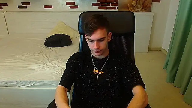 Snapshot of BradyFlint chatting on December 1, 2025, 5:45 am BradyFlint online show from December 1, 2025, 5:45 am