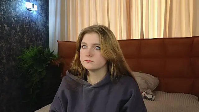 NightSaffron online show from November 25, 2025, 7:19 am