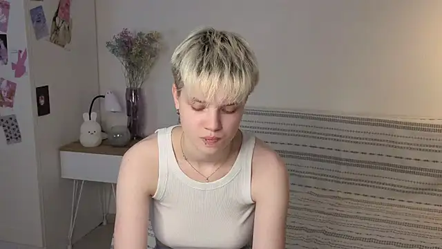 Snapshot of puffimini chatting on October 22, 2025, 2:17 pm puffimini online show from October 22, 2025, 2:17 pm